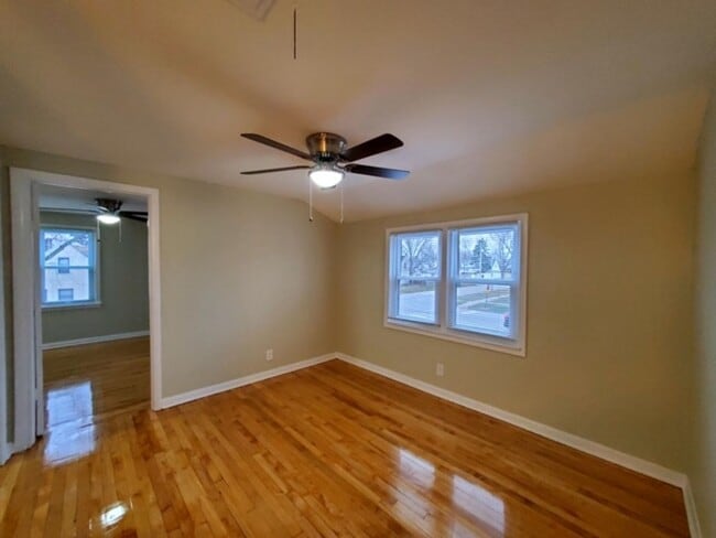 Building Photo - Oak Lawn Home