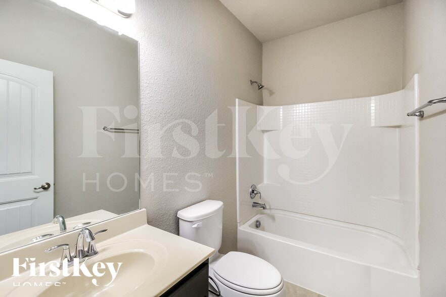 Building Photo - 3712 Fossil Tree Ln