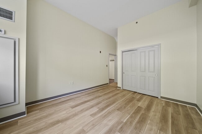 Building Photo - 24 Cobblestone Ln