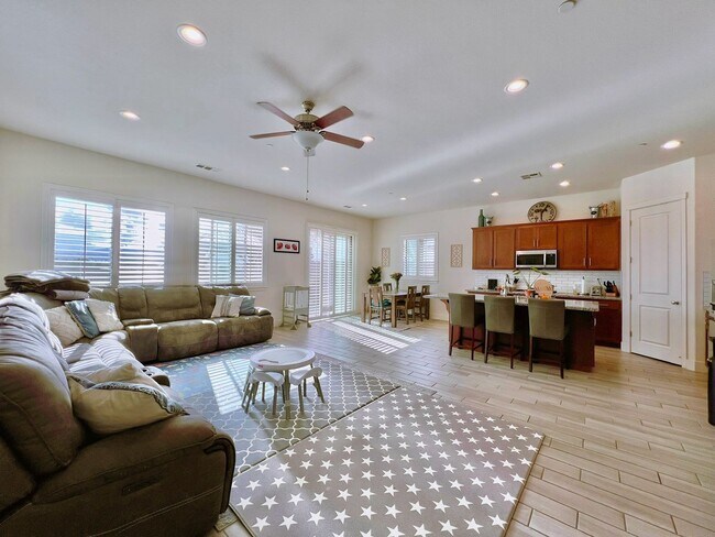 Building Photo - Beautiful Santana Ranch Home in Hollister