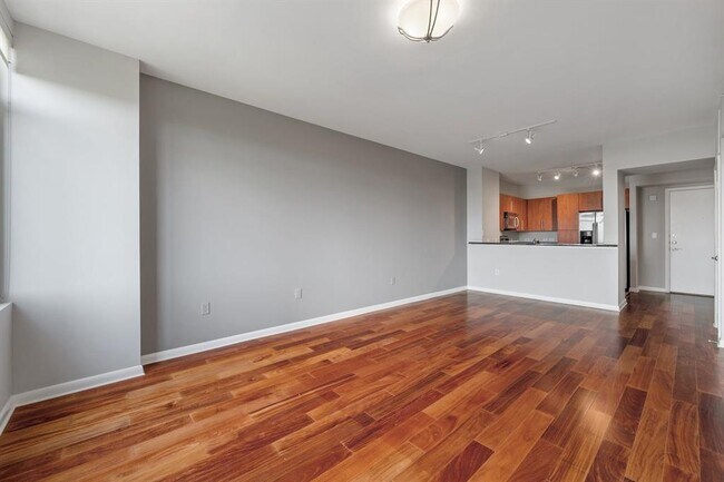 Building Photo - 54 Rainey St