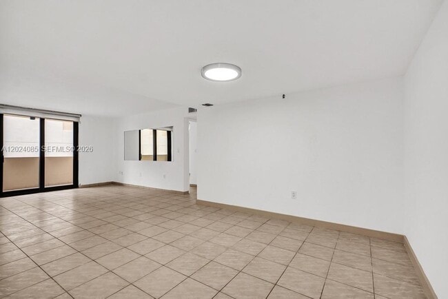 Building Photo - 1623 Collins Ave