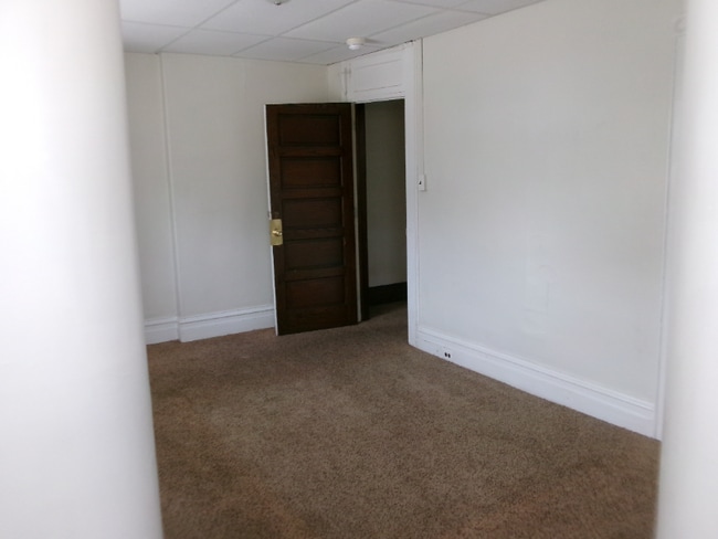 Building Photo - 844A Columbia Ave