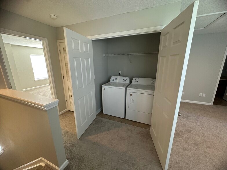 Building Photo - 1500 Calming Water Dr