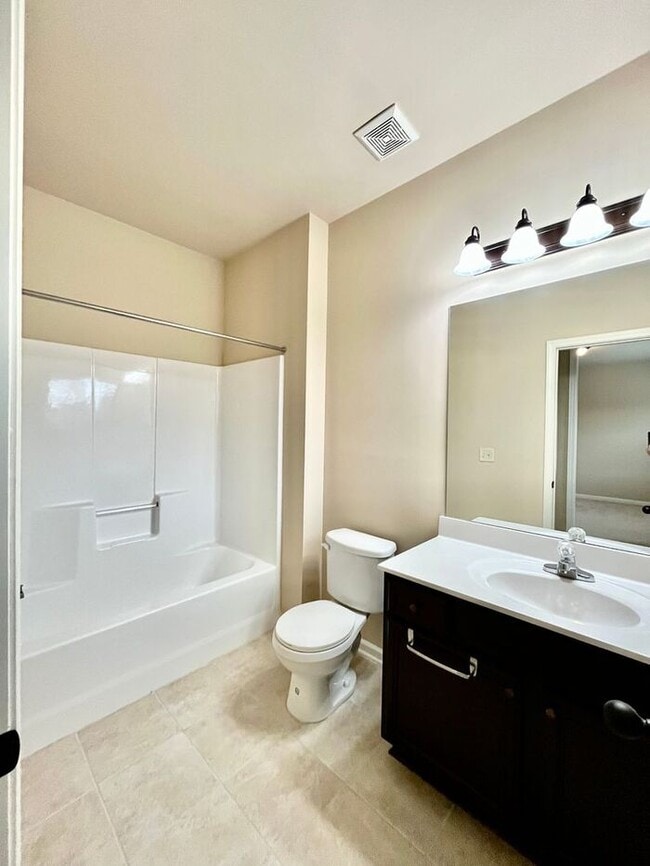 Building Photo - 1040 Jardin Ct