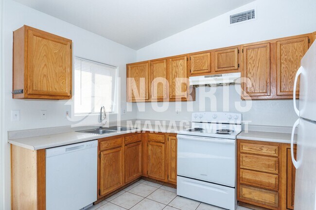 Building Photo - Freshly Updated Home in Arizona City