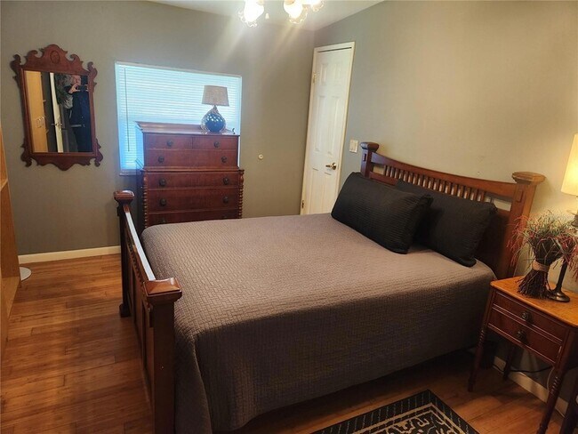 Building Photo - 24921 Pine Hill