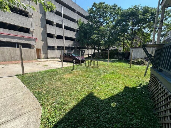Building Photo - 3300 Altoona Rd