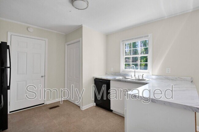 Building Photo - 7262 Ryan St