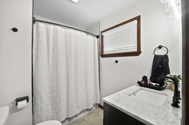 Building Photo - 2929 Newman St