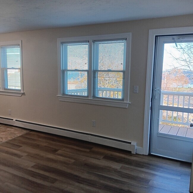 Building Photo - 4 Sawyer Pl