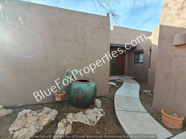 Building Photo - 1601 W Chimayo Pl