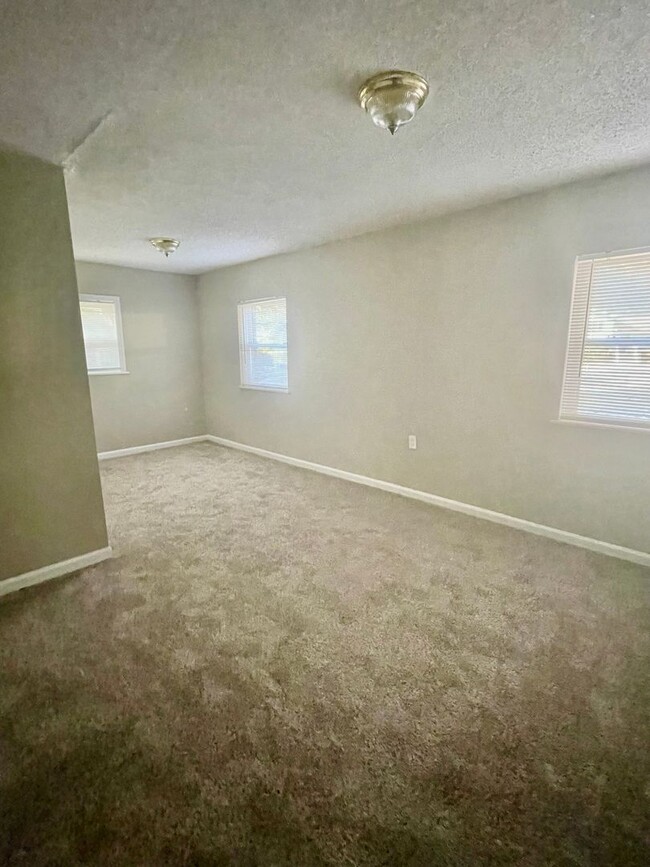 Building Photo - Must see This 4 Bedroom 2 Bath Tri Level H...