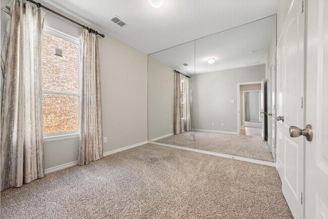 Building Photo - 3409 Keechi Creek Dr