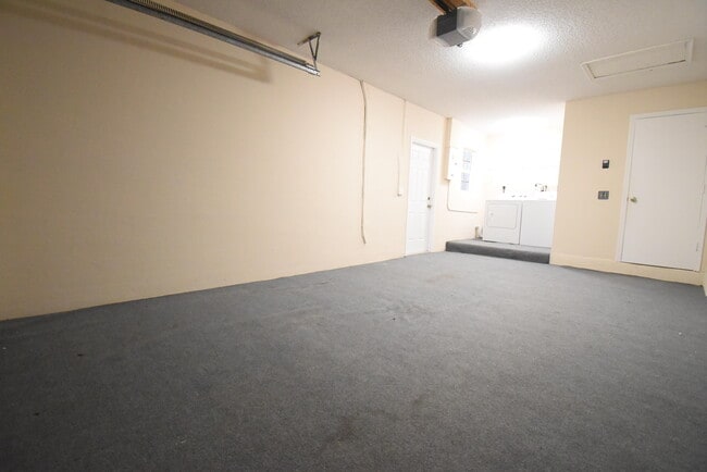 Building Photo - 22584 Lanyard St