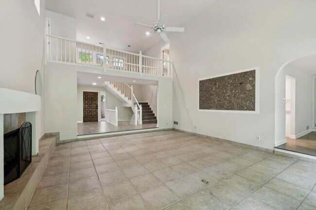 Building Photo - 110 Westchester Way
