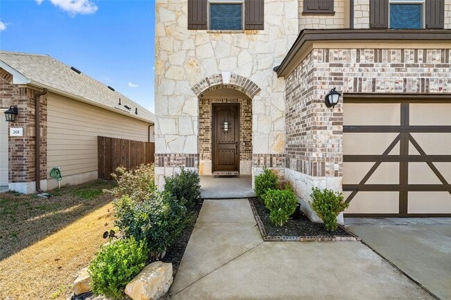 Building Photo - 205 Rocroi Dr