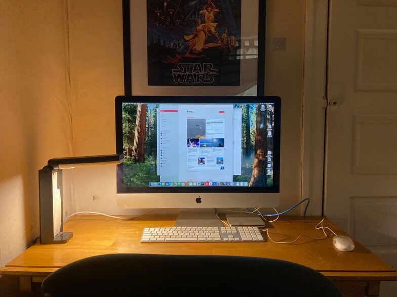 $600 back bedroom with desk and hard wired internet and Apple Computer. - 209 Park Ter