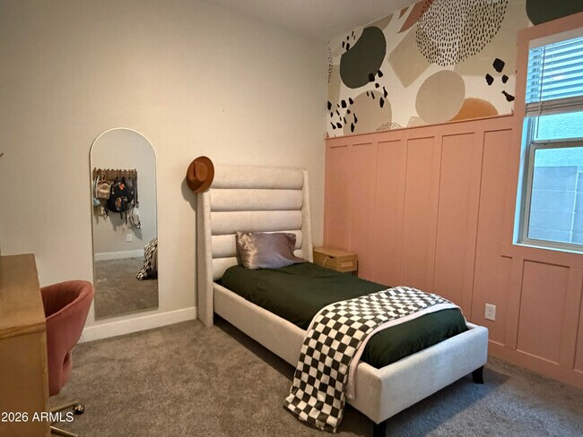 Building Photo - 10849 E Thunderbolt Ave