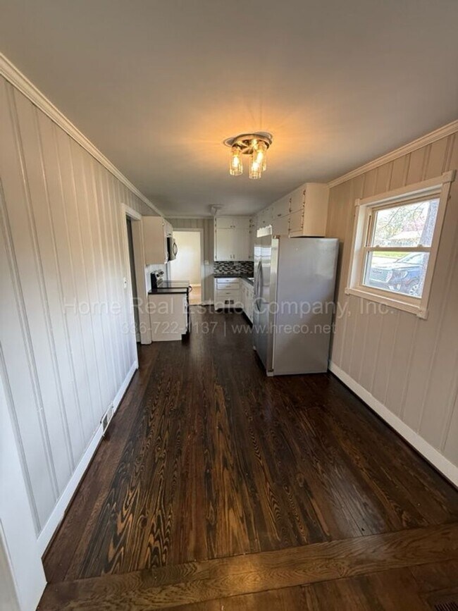 Building Photo - 1125 Bolton St