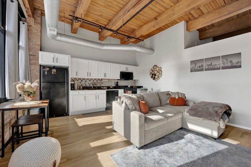 Building Photo - 625 W Jackson Blvd