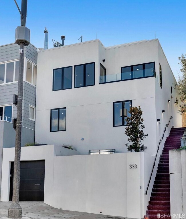 Building Photo - 333 Lombard St