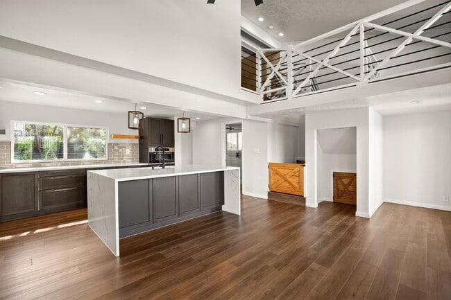 Building Photo - 6607 Avenida Ann St