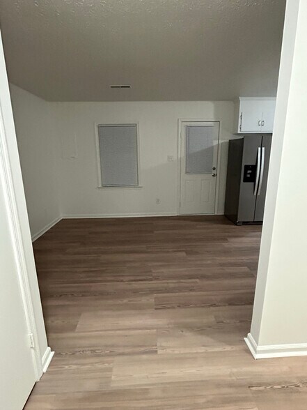 Building Photo - 5290 Waterlick Rd