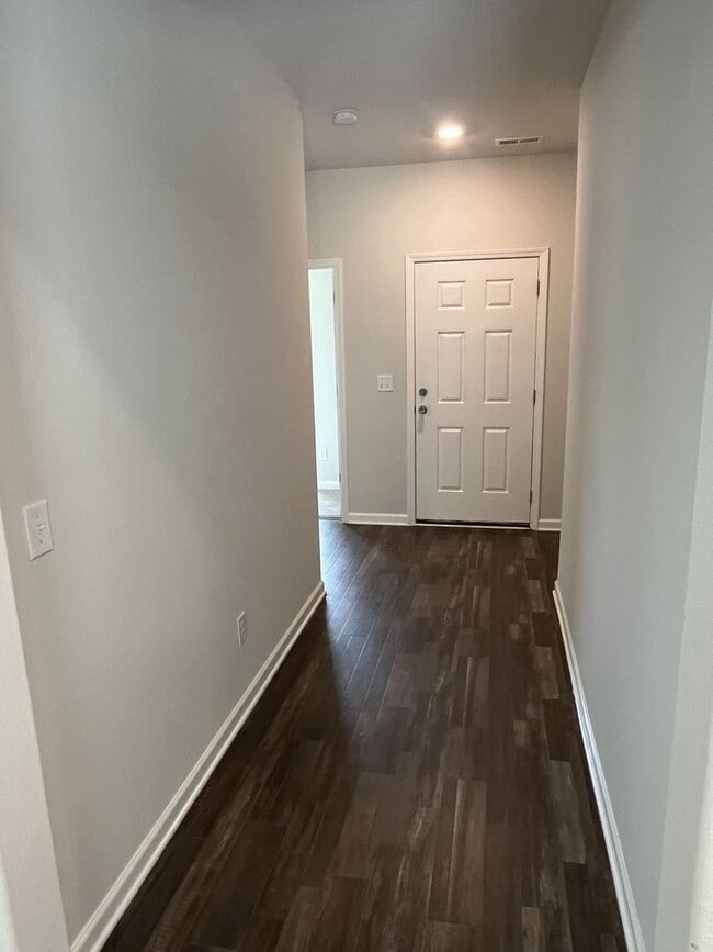 Building Photo - Newer 3 Bed Ranch home in East Charlotte