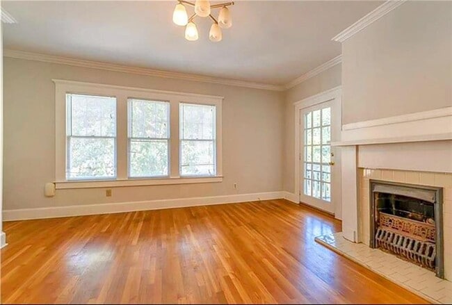 Building Photo - 1191 Mansfield Ave NE