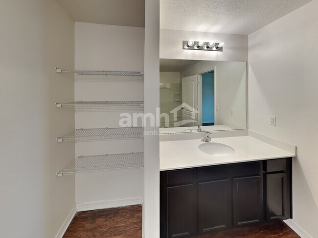 Building Photo - 1214 Brenton Leaf Dr