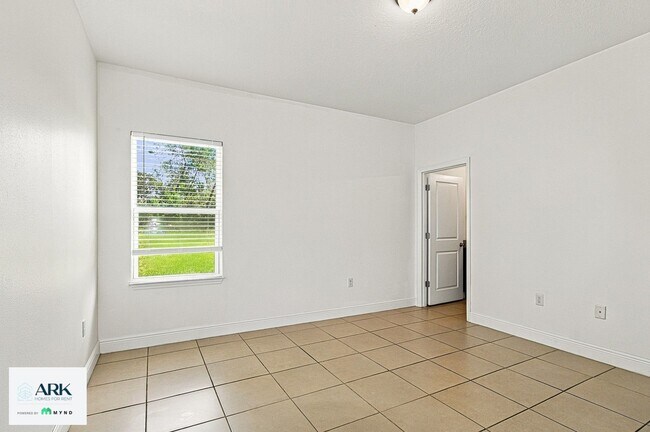 Building Photo - 16673 SW 21 Cir