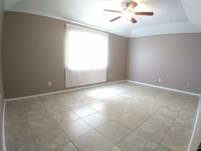 Building Photo - 3620 Gumwood Ave