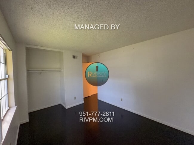 Building Photo - Spacious 2-Bedroom Home in Desirable Riverside Cul-de-Sac Near UCR!