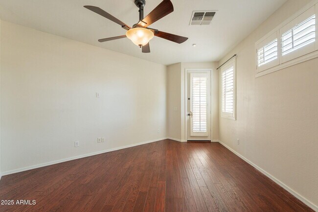 Building Photo - 888 S 165th Ln