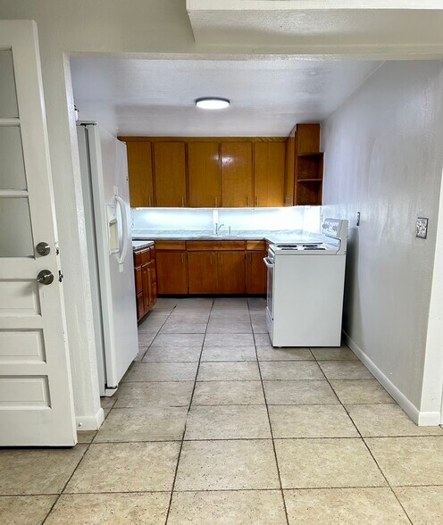 Building Photo - 4995 S Inca Dr