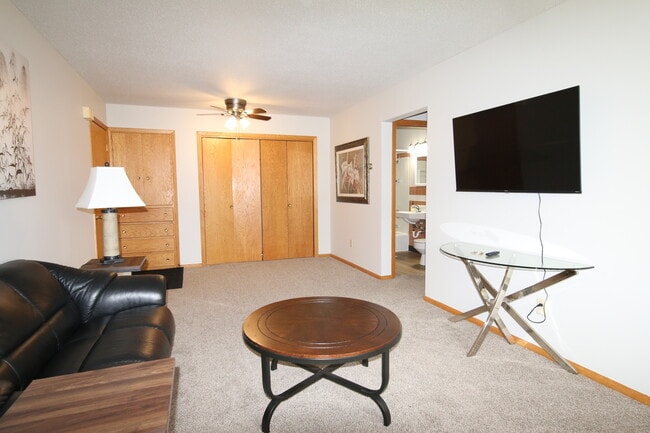 Building Photo - 1223 S Main St