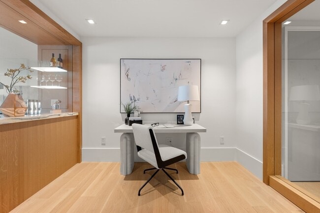 Building Photo - 150 Seaport Blvd