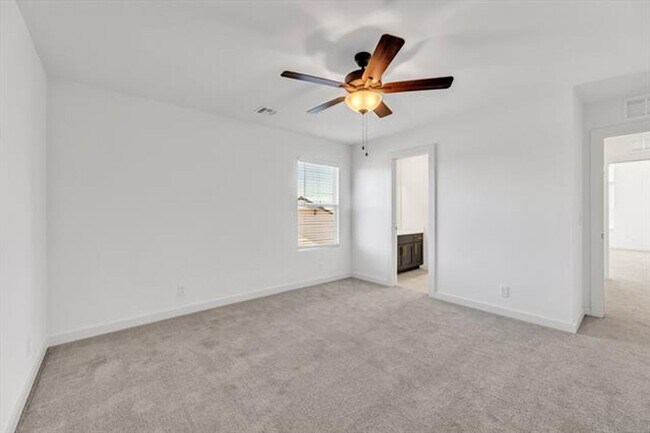 Building Photo - Stunning 4 Bed 3 Bath Broken Arrow Gem