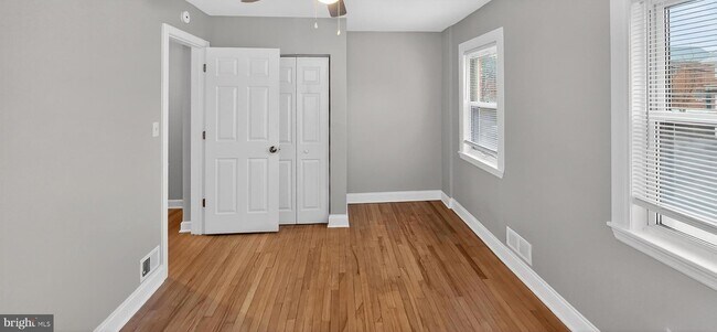 Building Photo - 8303 Ridgely Oak Rd