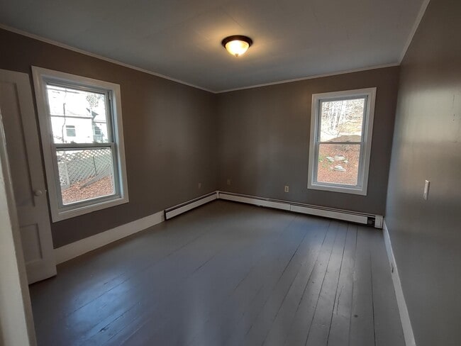 Building Photo - 184 S Main St