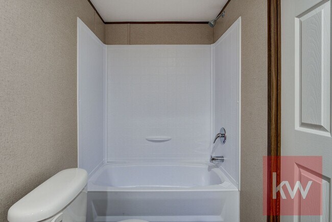 Building Photo - Chestnut St 119/Whispering Hills MHP