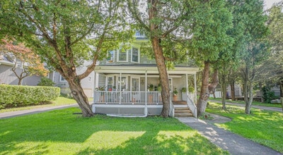 Building Photo - 240 Flax Hill Rd