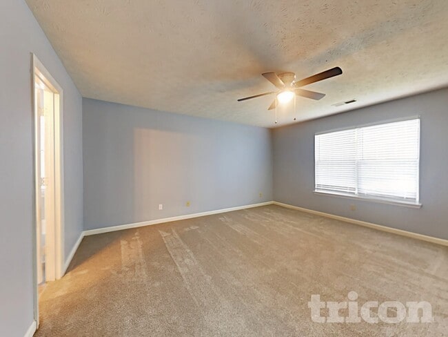 Building Photo - 575 Woodcrest Manor Dr