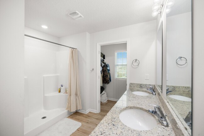 Building Photo - 1105 Valor Walk