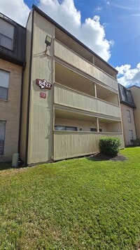 Building Photo - 8427 Hearth Dr