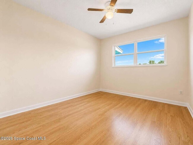 Building Photo - 2028 Rollins Dr