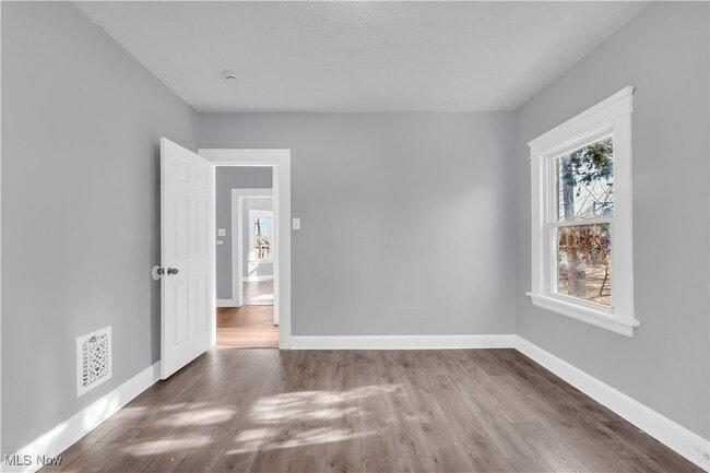 Building Photo - 3138 W 101st St