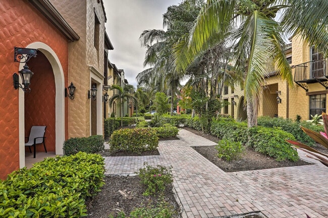 Building Photo - 9159 Delano St