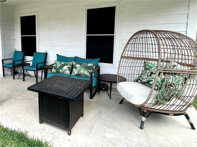 Building Photo - 7005 Vineyard Dr